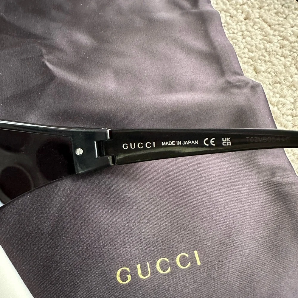 100% Authentic GUCCI GG1651S RIMLESS‎ SHIELD SUNGLASSES IN BLACK